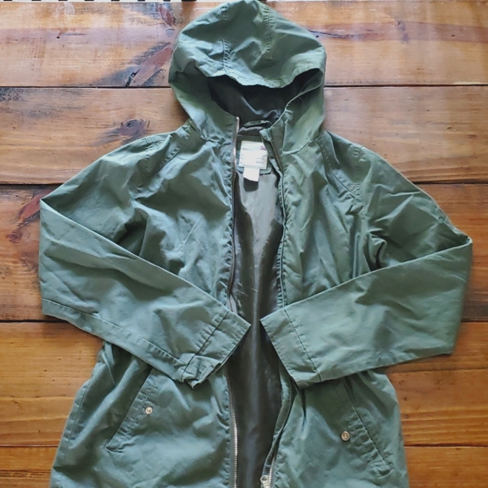 Lightweight Hooded Jacket
